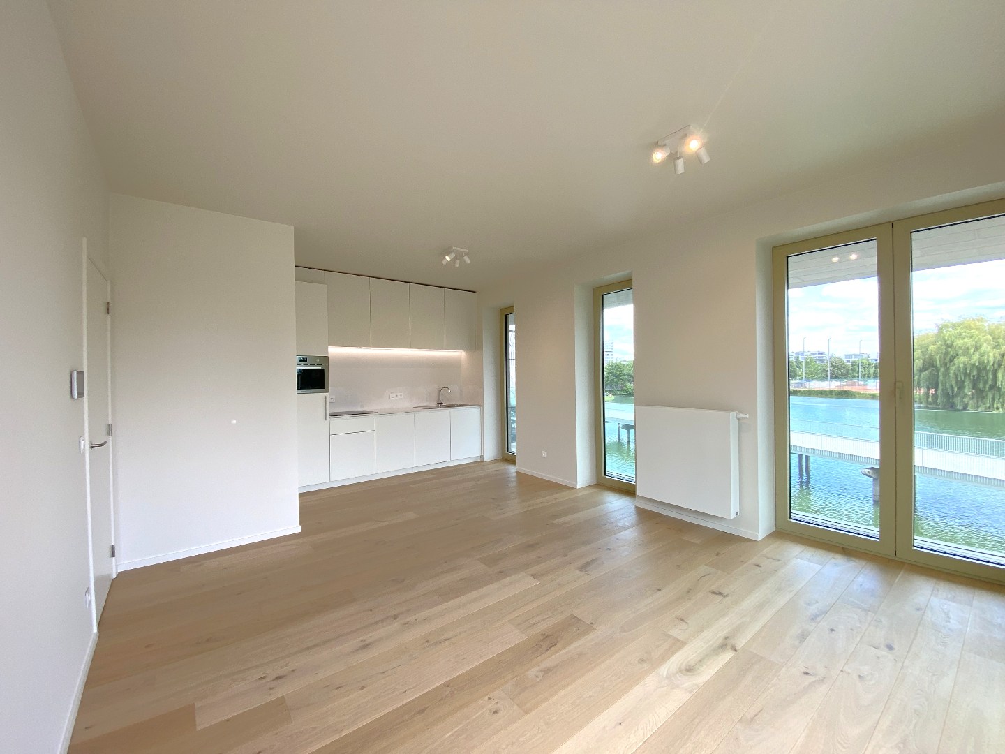 Instapklaar nieuw 1-slaapkamer appartement op een toplocatie in Waregem! 