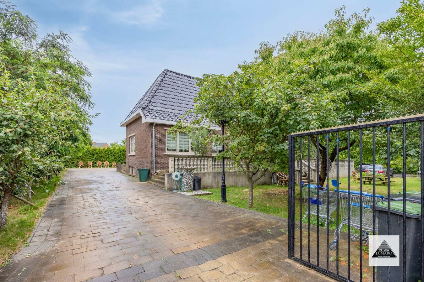 Villa / praktijk / BenB/ kamerwonen /... - Koolmijnlaan 11, Houthalen - perceel 2.700 m². 