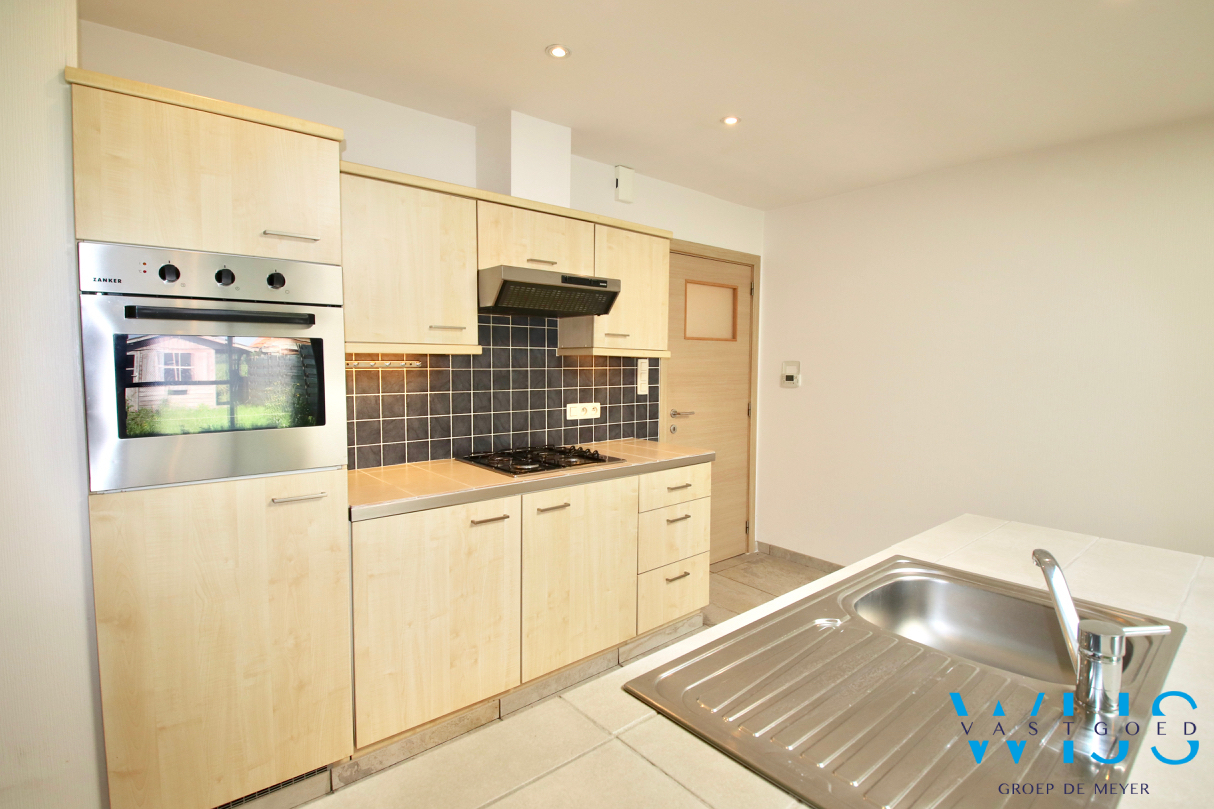 Instapklare en leuke gezinswoning in hartje EEKLO ! 