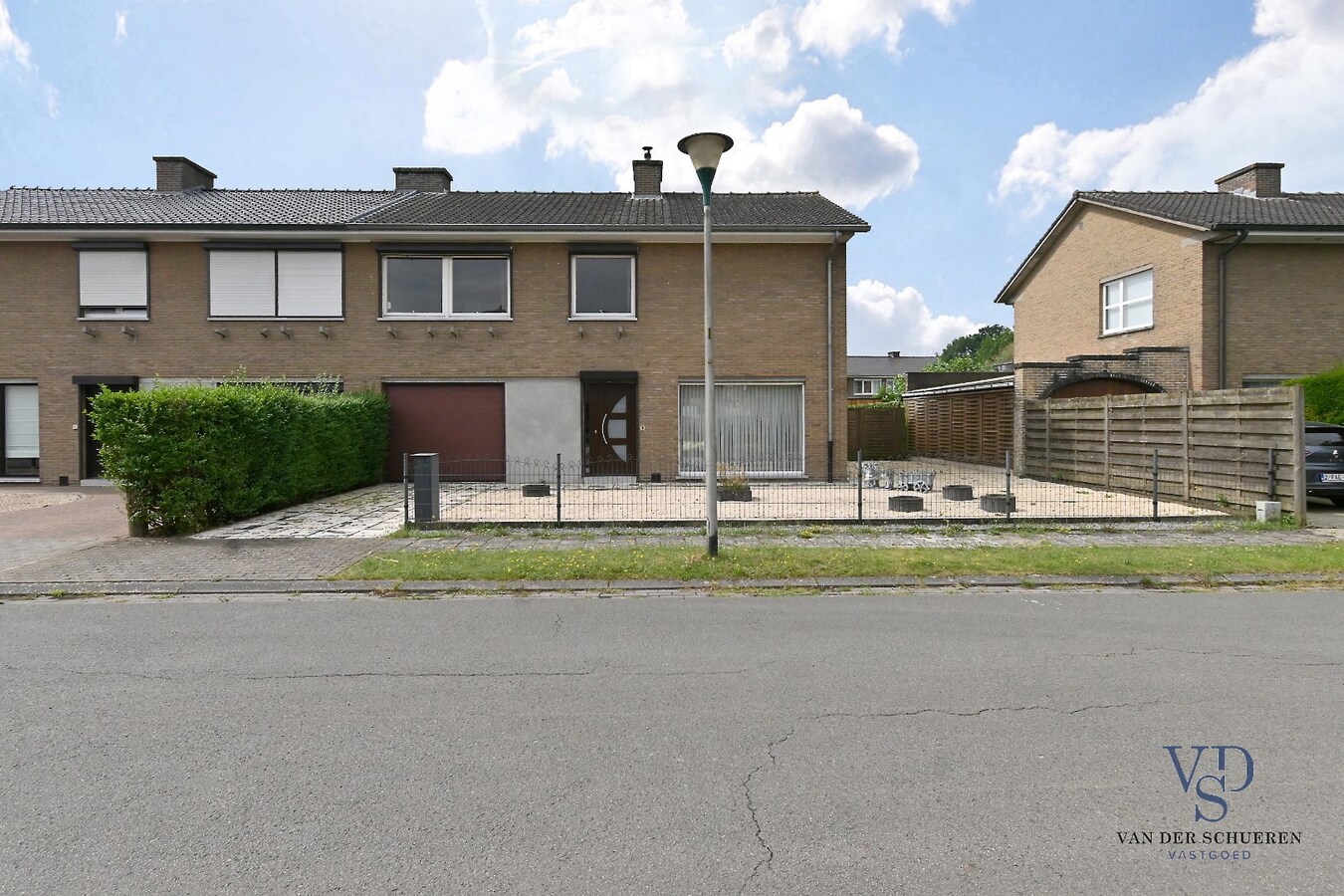 Degelijke Half Open Bebouwing 