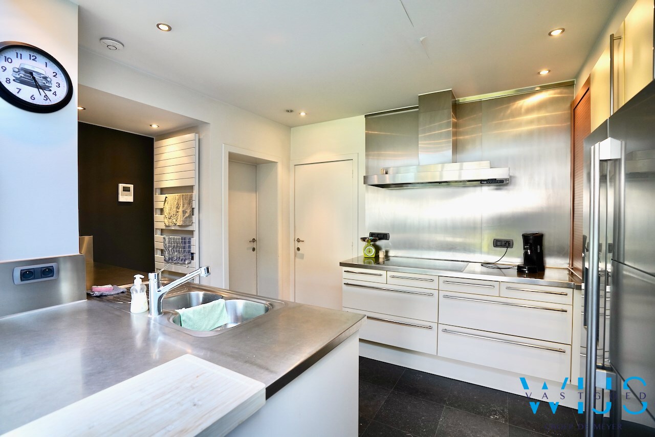 Schitterend karaktervol woonhuis met 5 slaapkamers te Assenede ! 