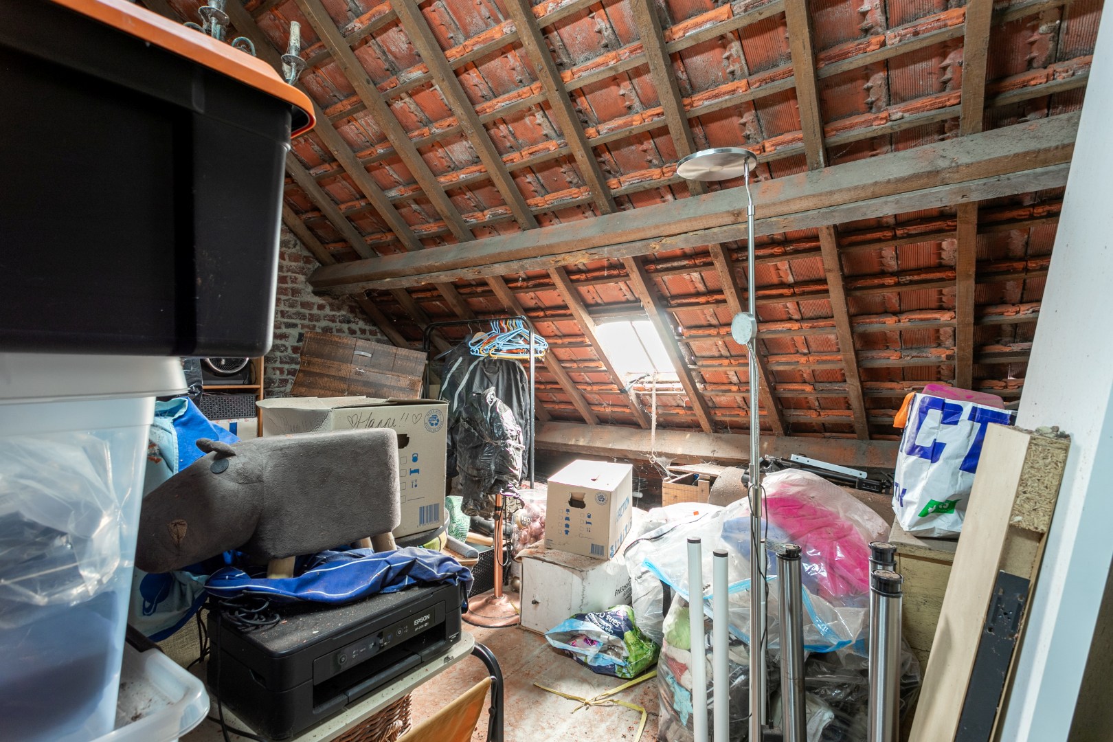 Op te frissen 3-gevel woning 