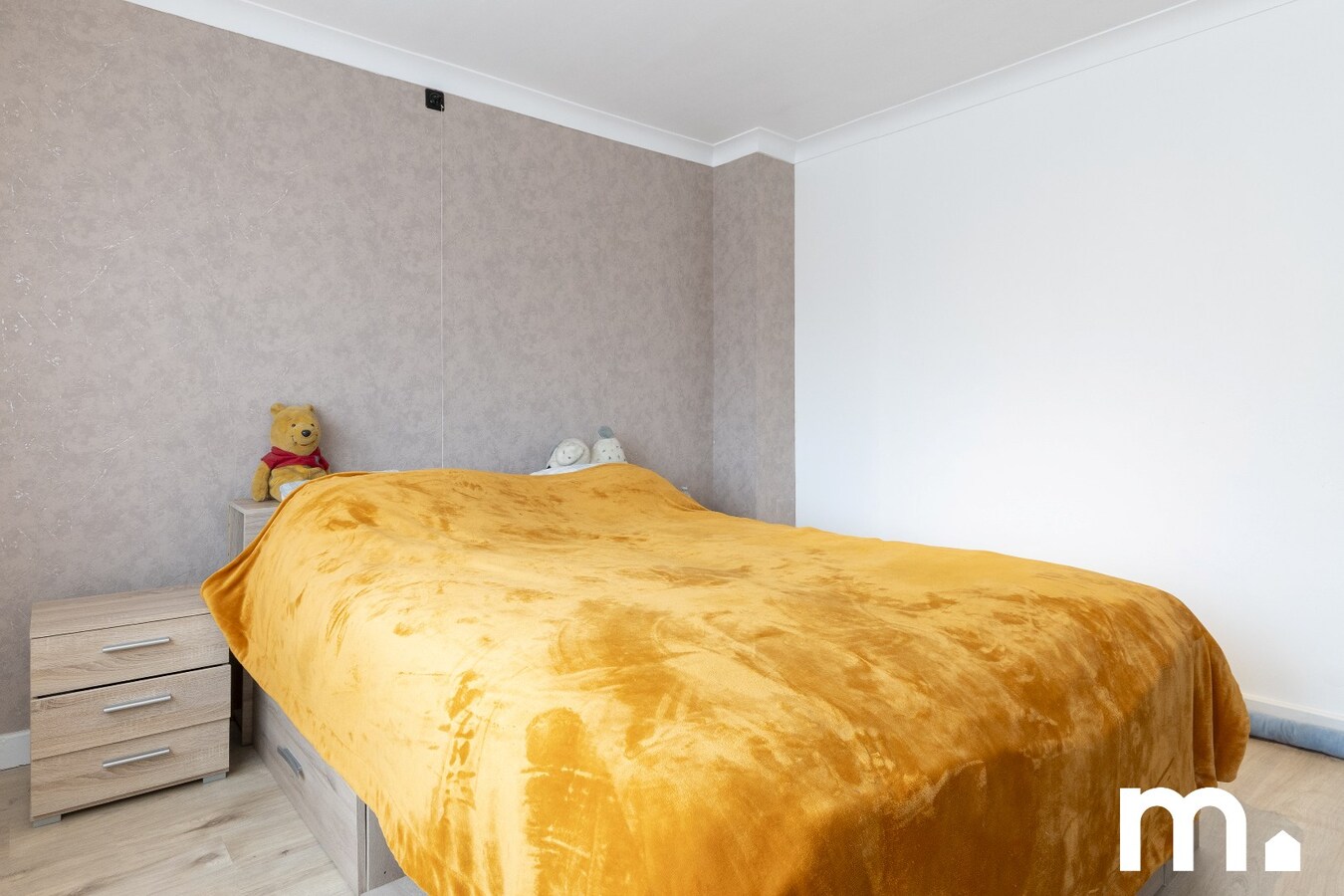 Ruime, centraal gelegen gezinswoning met garage te koop in Wevelgem ! 