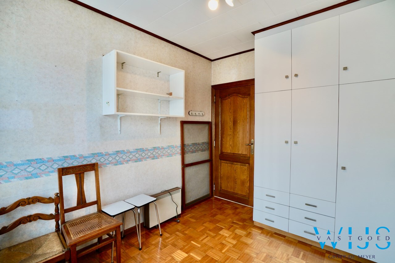 Ruime bungalow op een ideale locatie te Ertvelde ! 