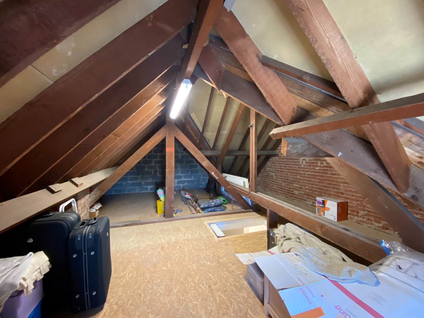 Instapklare gezinswoning met tuin en garage nabij centrum! 