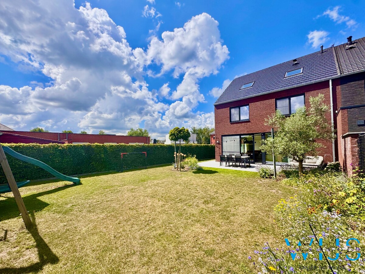 Instapklare, energiezuinige halfopen bebouwing op toplocatie in het rustige Sleidinge 