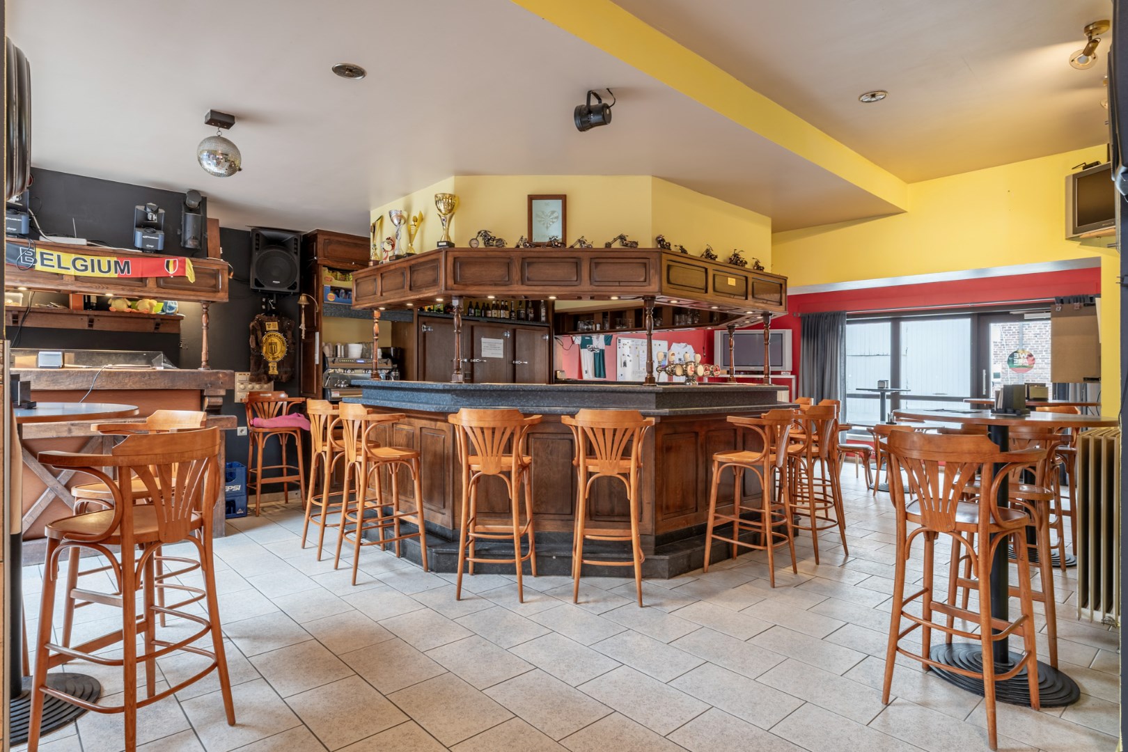 Rechtstraat 42, Rutten - Caféruimte