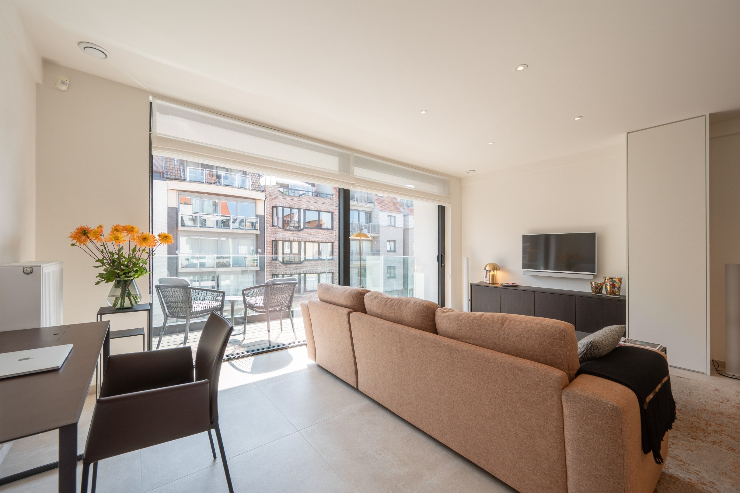 Appartement spacieux et récent (2021) situé sur l'avenue Paul Parmentier à Knokke. 