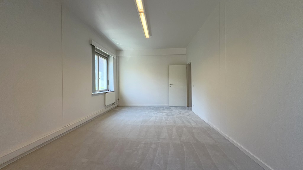 Charmant instapklaar kantoor te huur aan De Sterre in Gent