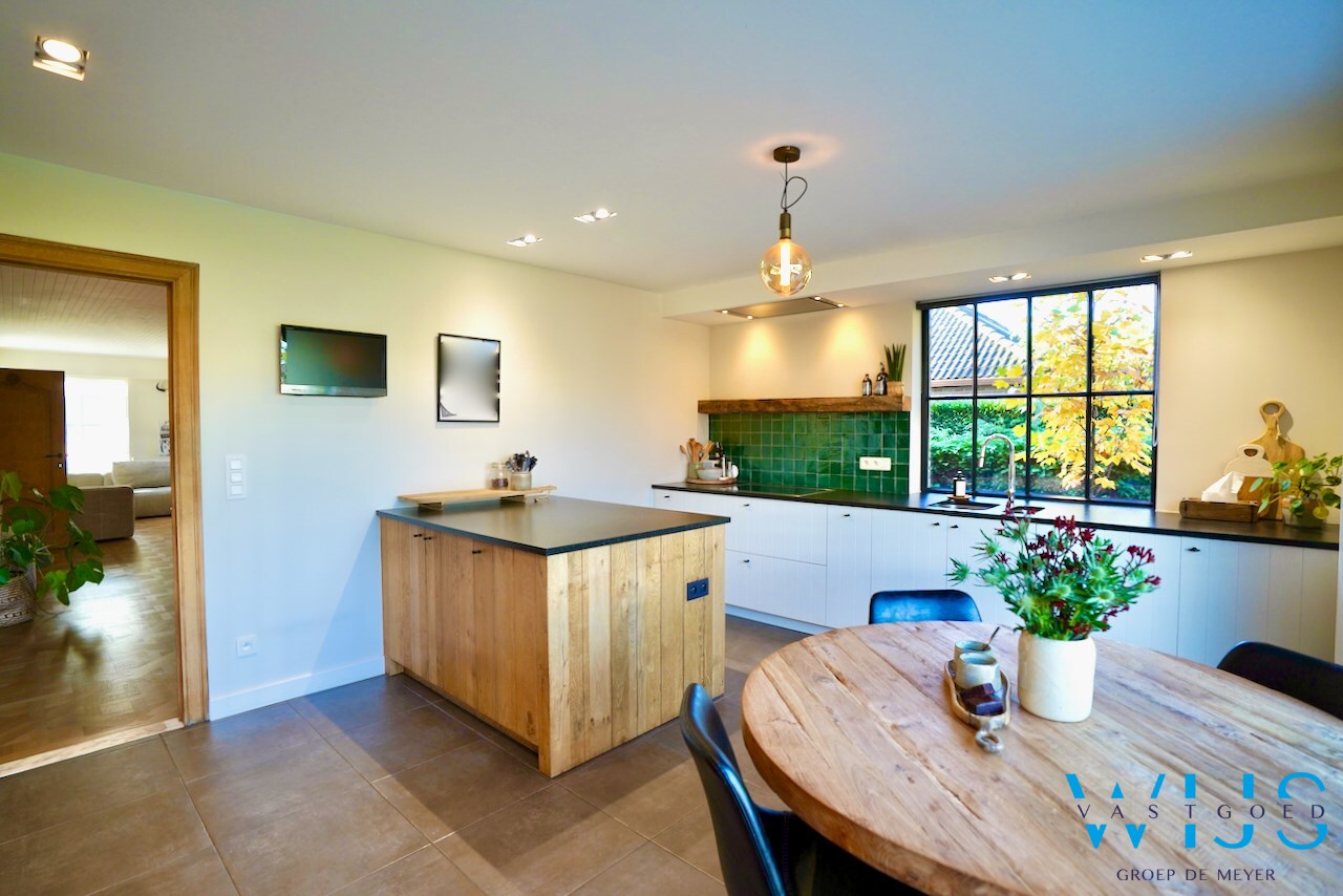 Prachtig ruim woonhuis met volwaardig bijgebouw ! 