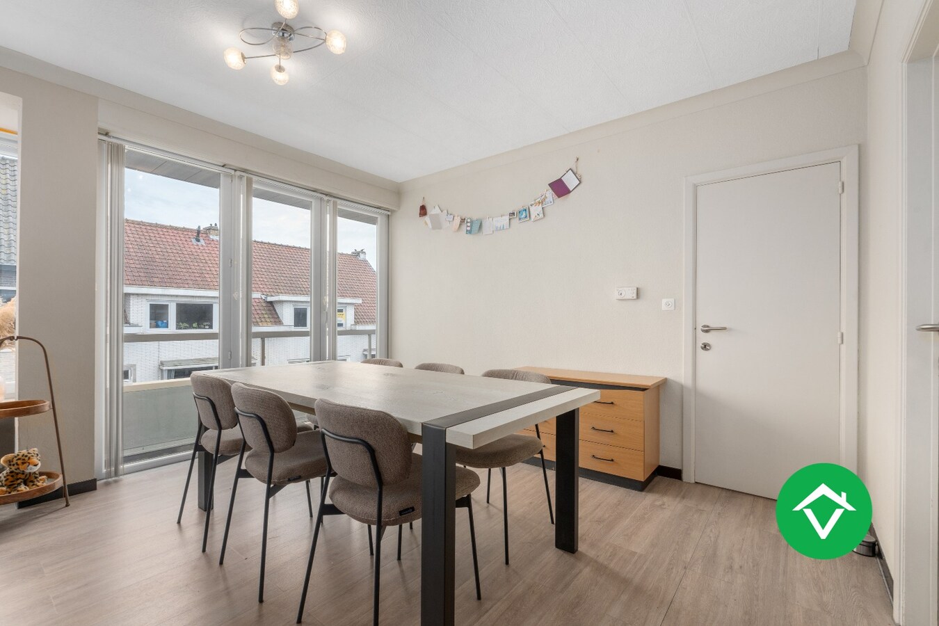 Appartement met 2 slaapkamers en groot terras  in centrum Aartrijke 