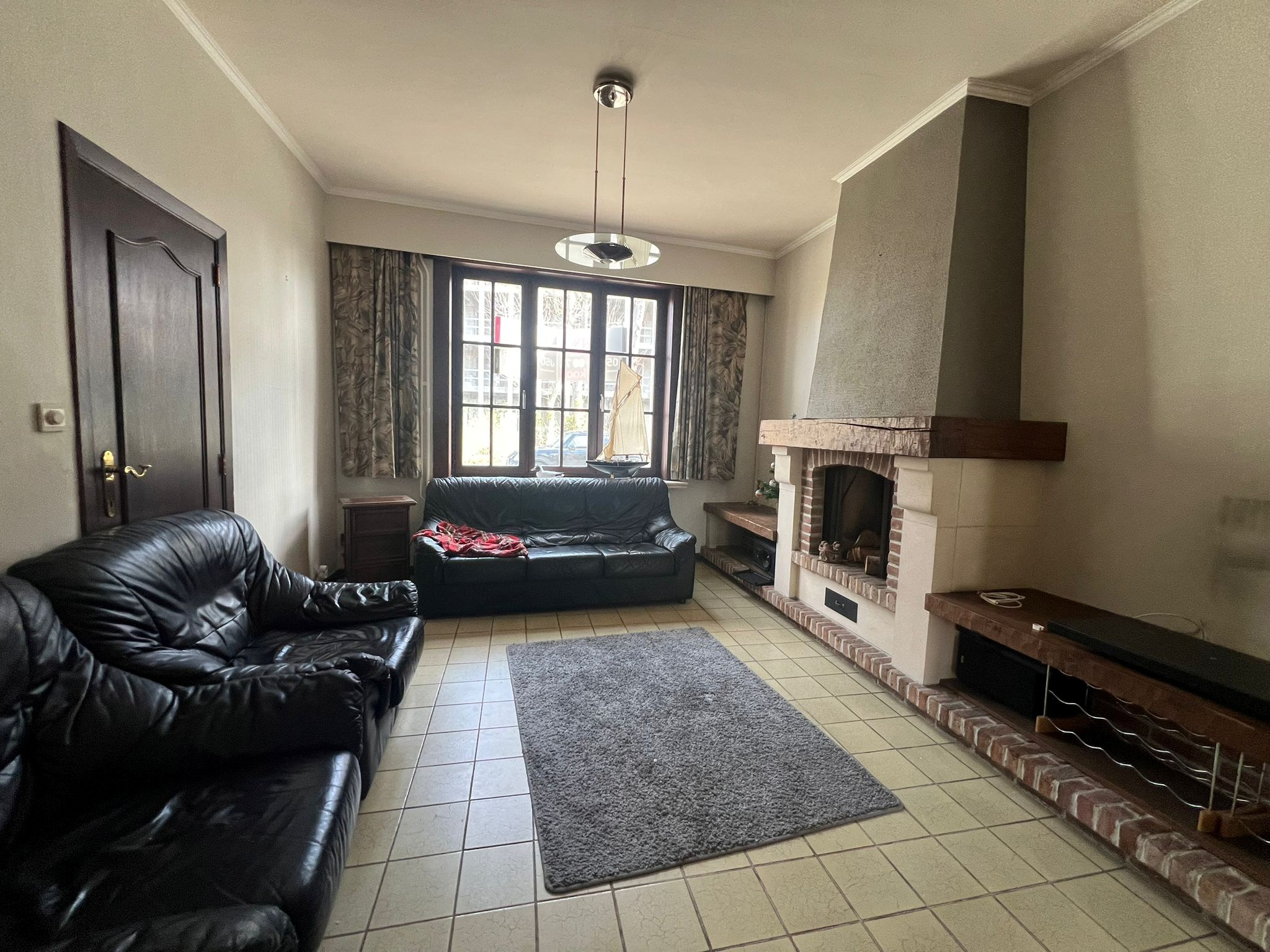 Te renoveren woning gelegen in het Oude Knokke met zuid- west gerichte tuin 