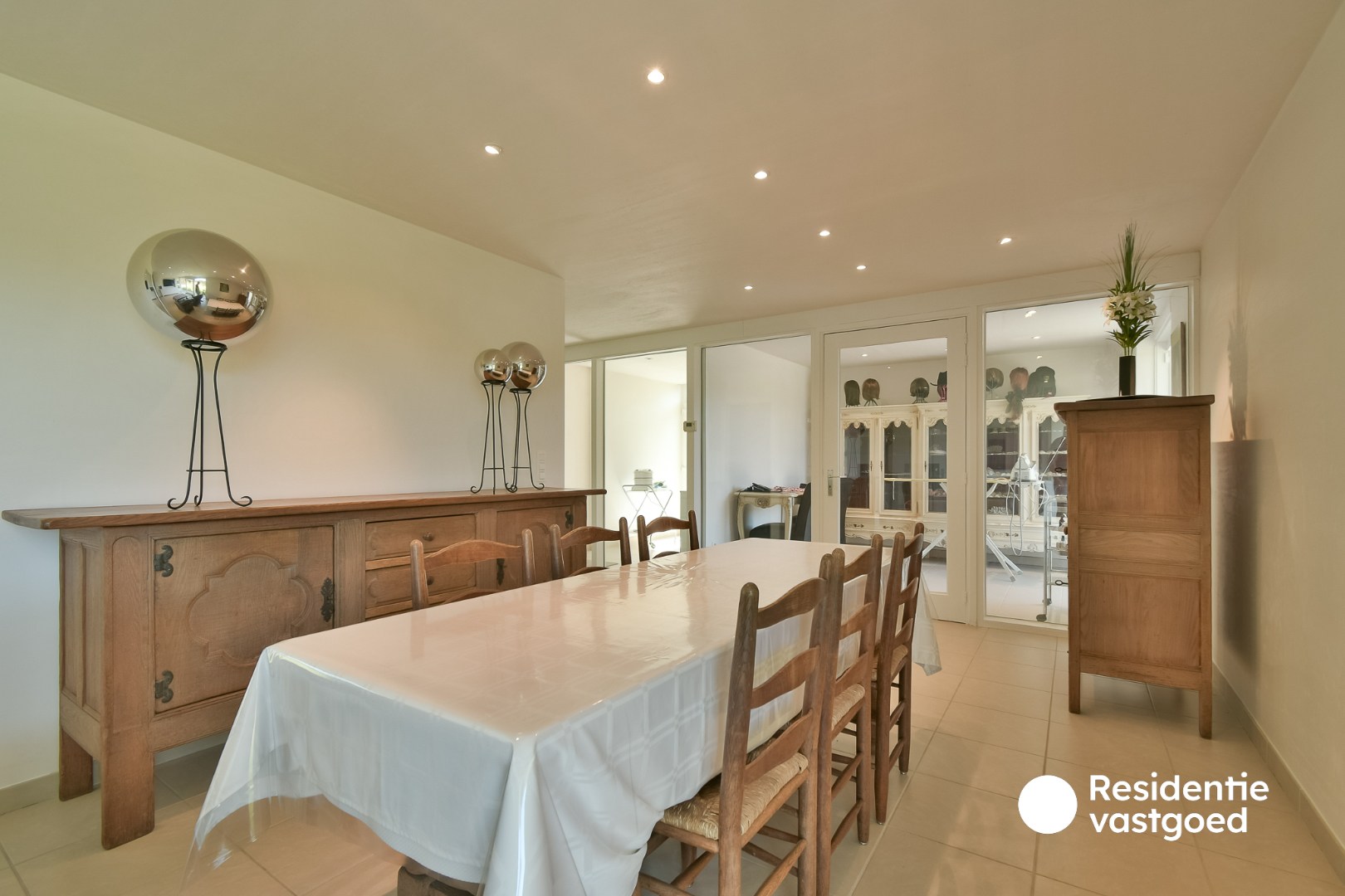 Verrassend ruime woning met unieke indeling en veel potentieel in Torhout! 