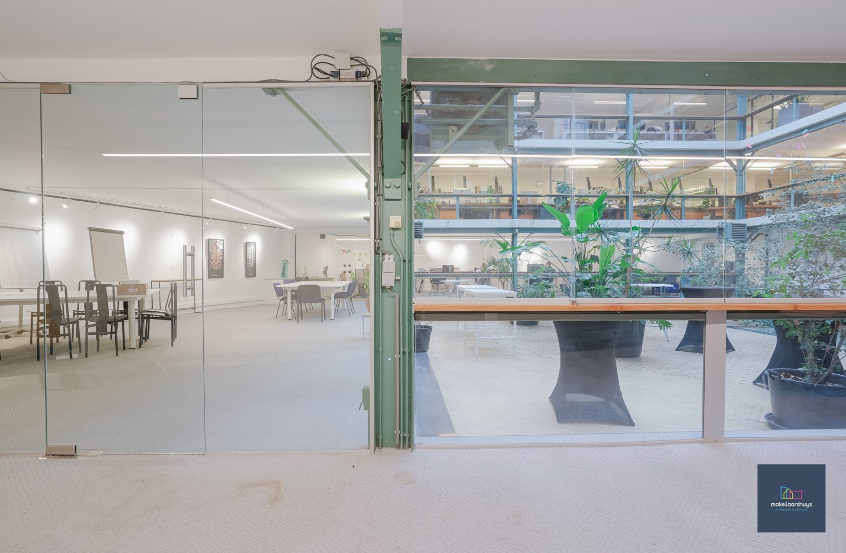 Privatieve kantoorruimte met gebruik van gemene delen 