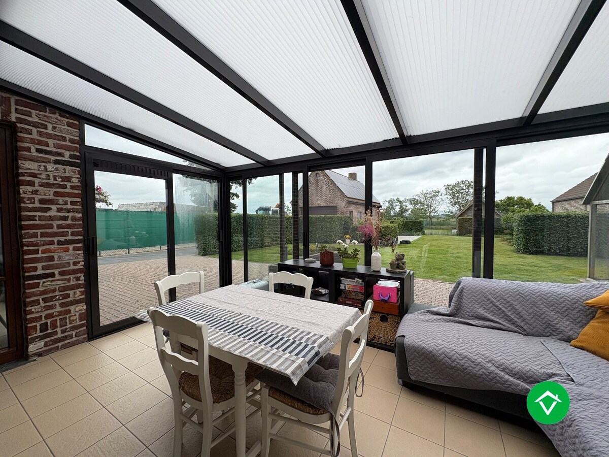 Alleenstaande woning met 4 slaapkamers en garage te Kortemark 