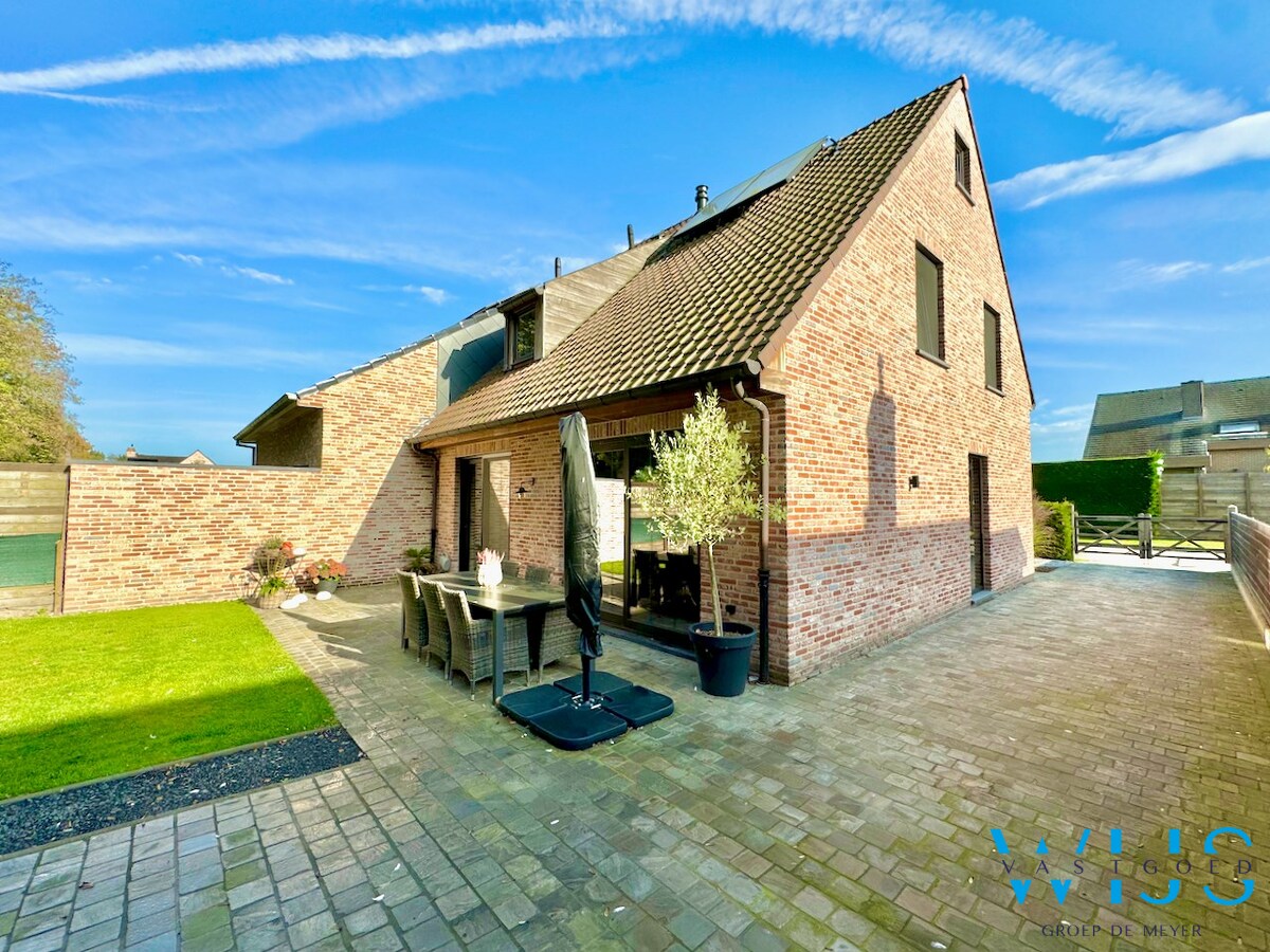 Prachtige nieuwbouw te Bassevelde ! 