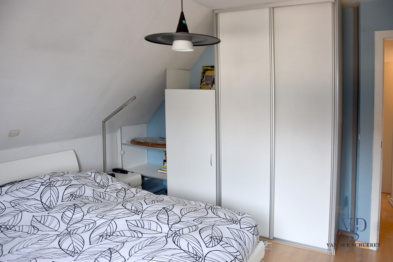 Eigentijdse, verrassend ruime Open Bebouwing 