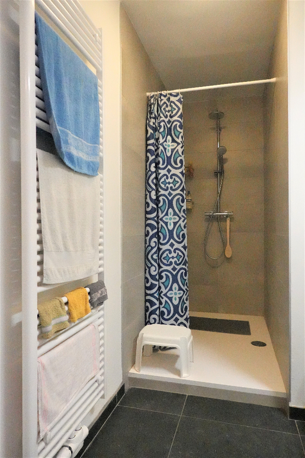 Gelijkvloers appartement met 2 slaapkamers 