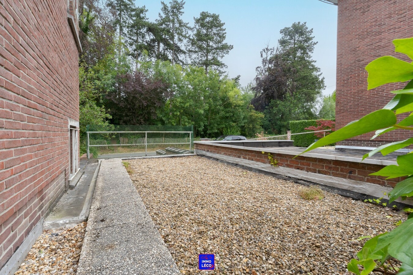 3 façades avec garage, jardin, excellent potentiel, secteur "La Coquinie" ! 