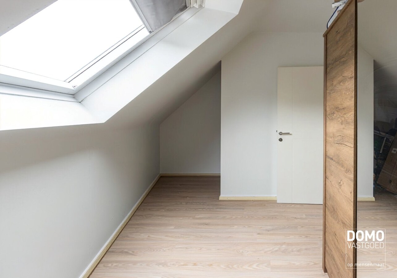 MODERN DUPLEXAPPARTEMENT MET TERRAS EN AUTOSTANDPLAATS IN LANAKEN 