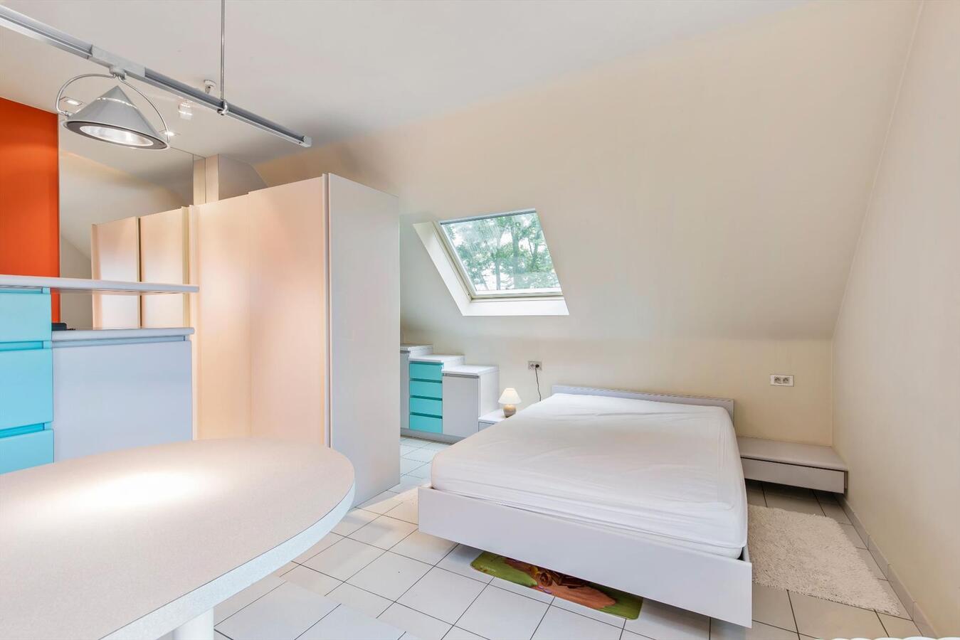 Luxueuze villa met loods (600m²) op terrein van 2100 m² 