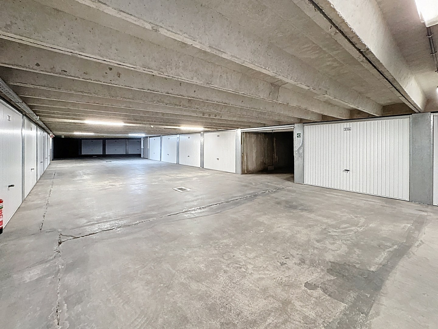 Ruime garagebox op een absolute topligging te Duinbergen 