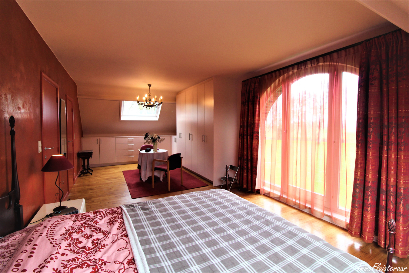 Magnifique propriété avec grande habitation, écuries, salle polyvalente, terrain à bâtir et prairies sur environ 1,67ha à Ellezelles (Hainaut) 