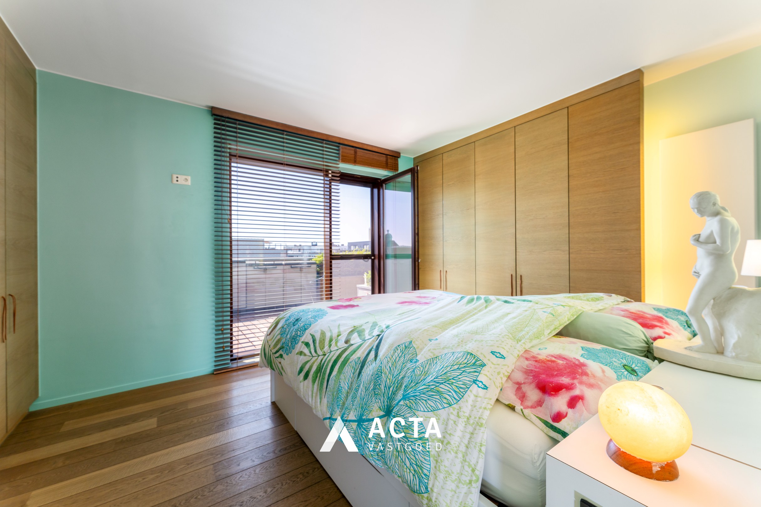 Luxueus dakappartement met 3 slaapkamers en panoramische terrassen in hartje Oostende 