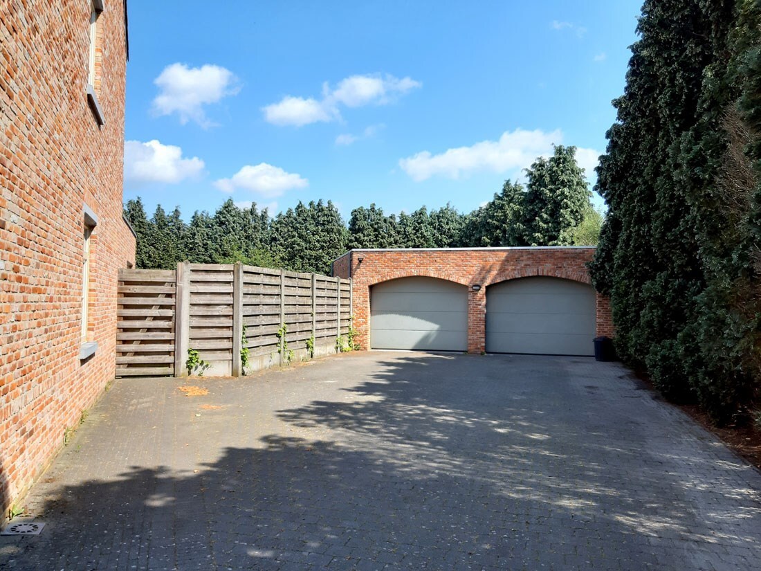 Zeer ruim drie slaapkamer appartement te Lommel 