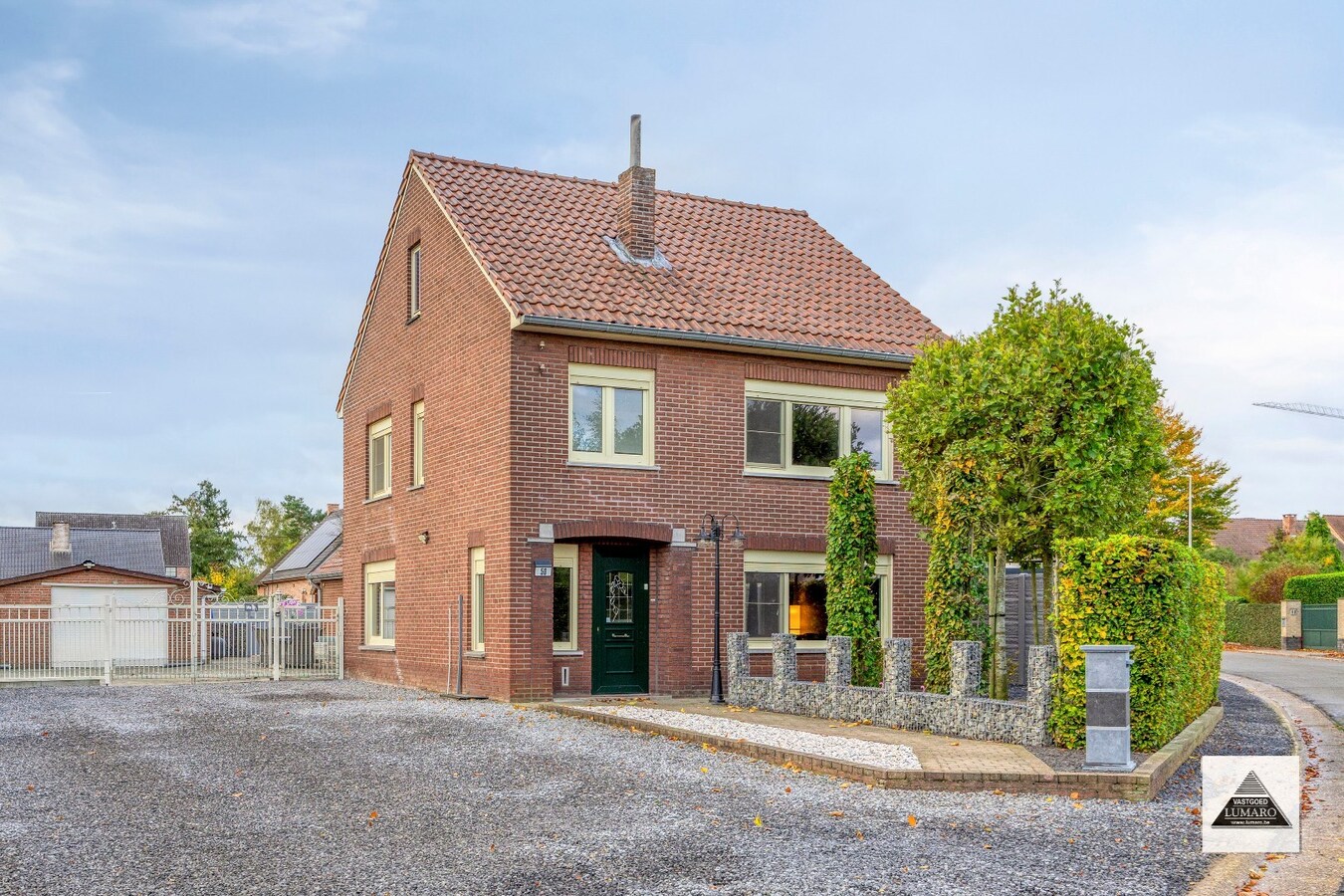 Gezinswoning met 5 slaapkamers, zonnepanelen 