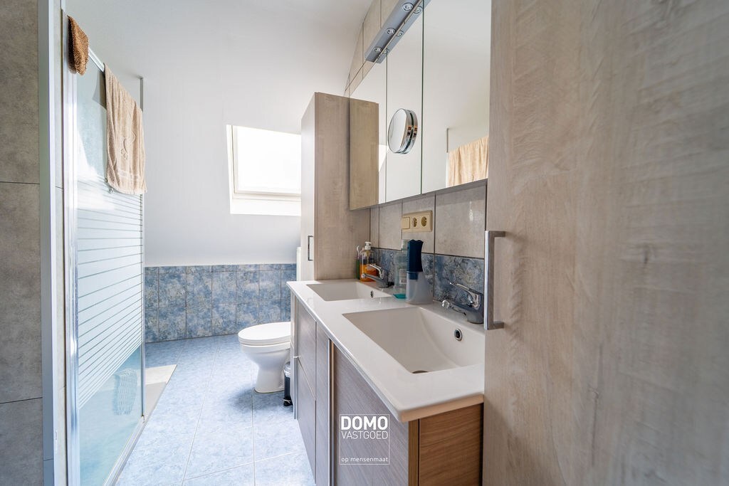 INSTAPKLAAR DUPLEXAPPARTEMENT MET TERRAS EN AUTOSTANDPLAATS IN HEUSDEN-ZOLDER 