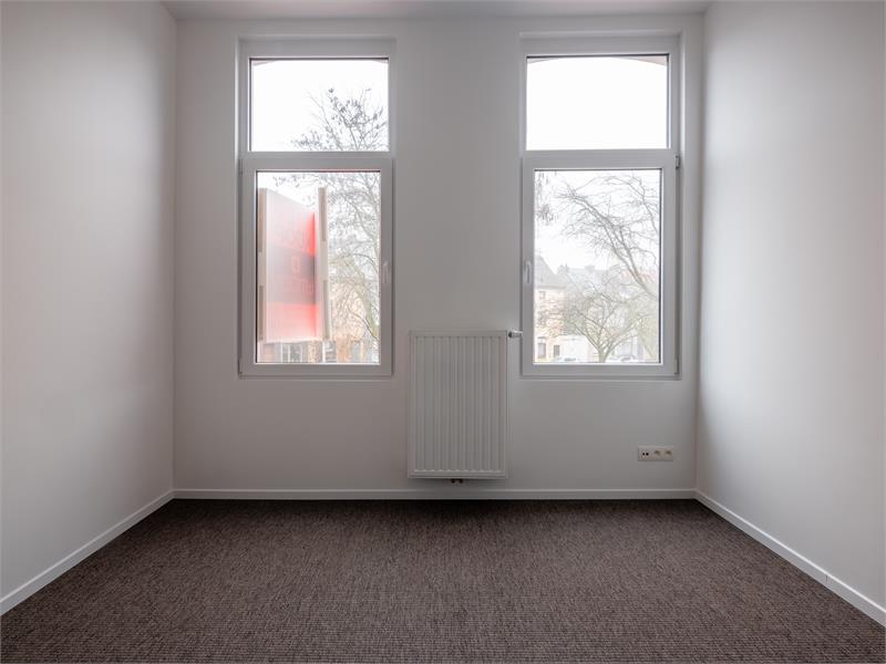 Totaal gerenoveerde rijwoning te Sint-Amandsberg 