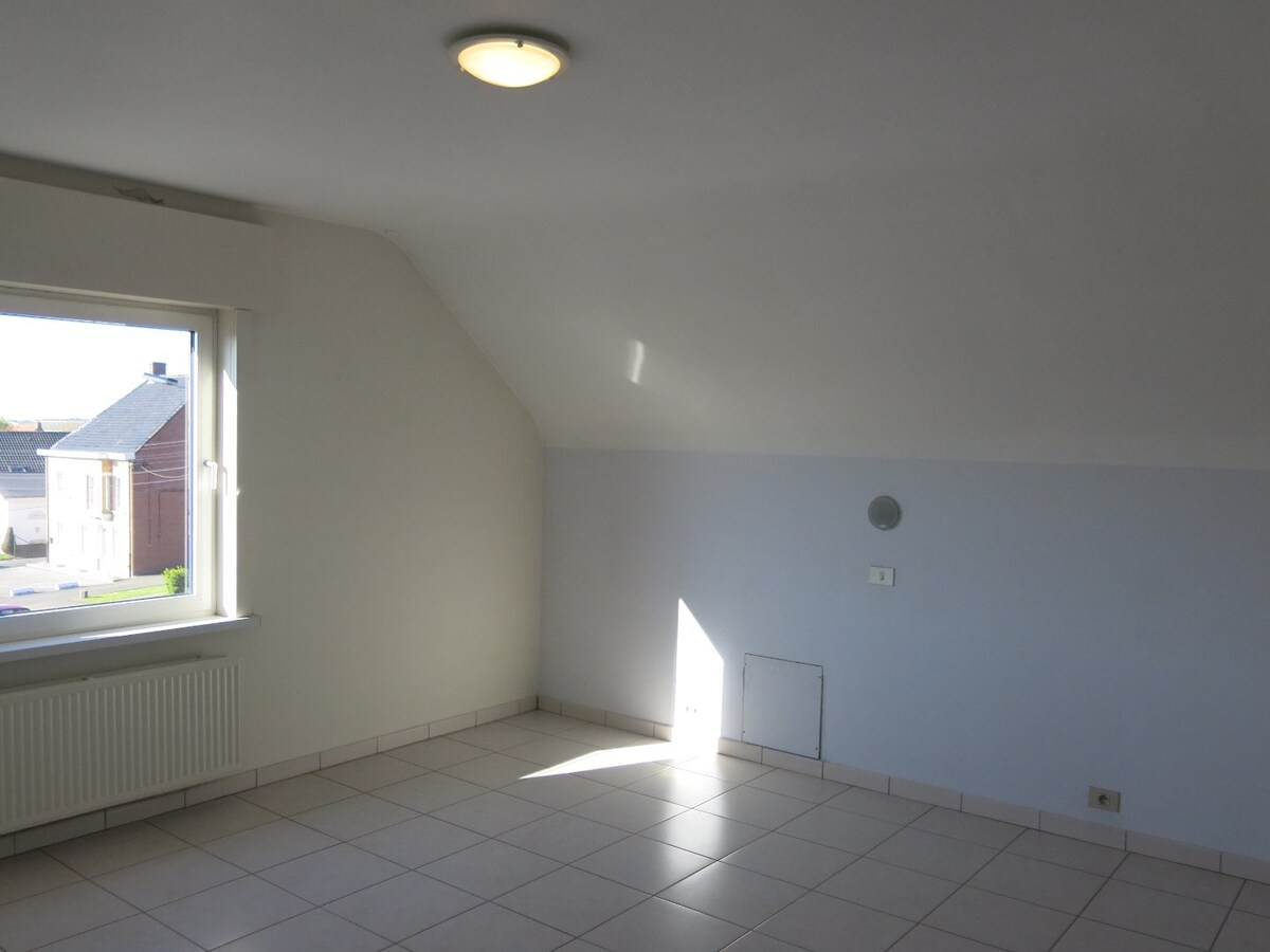 Appartement (100m²) met kleine terras 