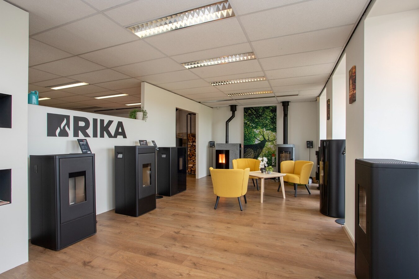 Uniek woon-winkelpand met bedrijfs-, en buitenruimte op toplocatie in Reusel. 