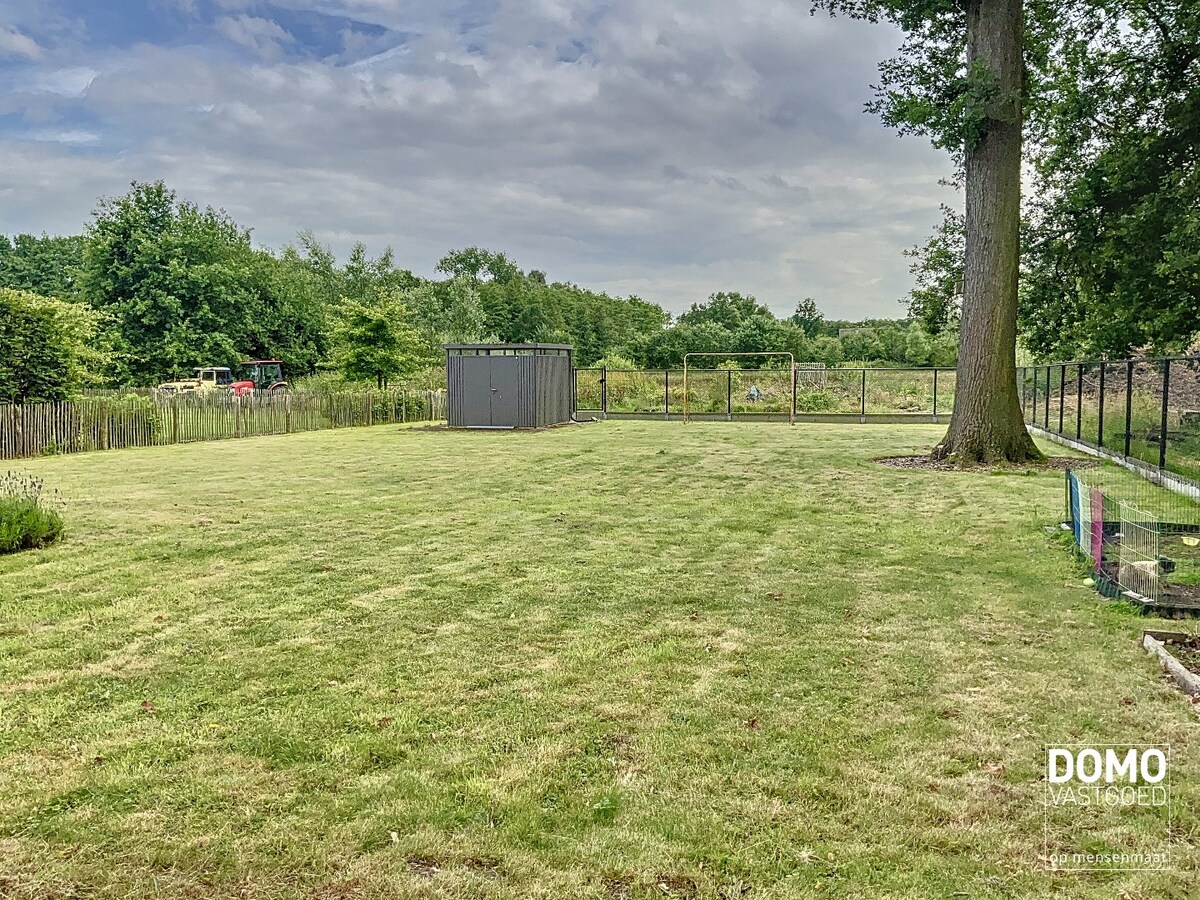 PRACHTIGE VILLA MET 3 SLAAPKAMERS, INPANDIGE GARAGE EN RUIME TUIN IN BOLDERBERG 