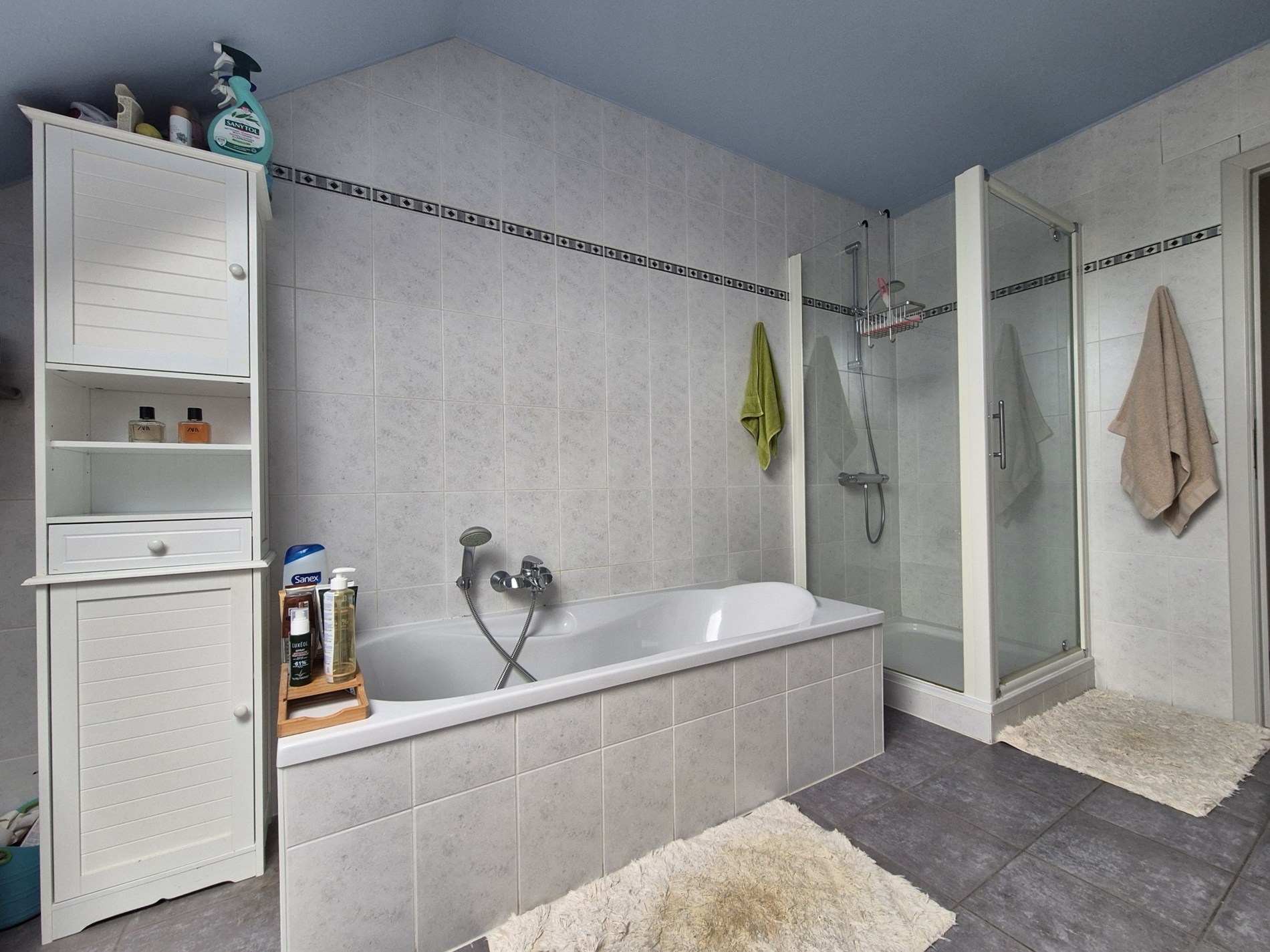 Duplex appartement met 2 slaapkamers en terras. 