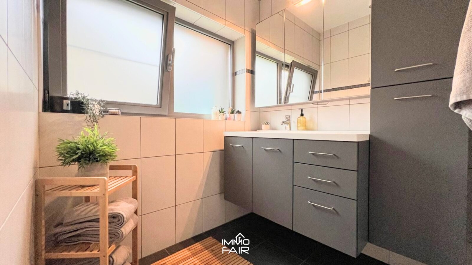 Gelijkvloers, energiezuinig appartement met 3 slaapkamers 