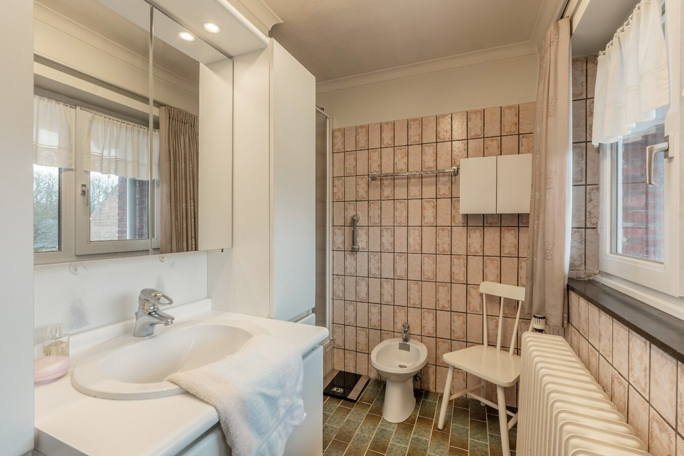 Ruime woning met tuin, garage en 3 slaapkamers. 