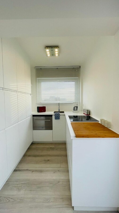 Exclusief hoekpenthouse met uitzonderlijk zeezicht en riant zonneterras in Heist. 