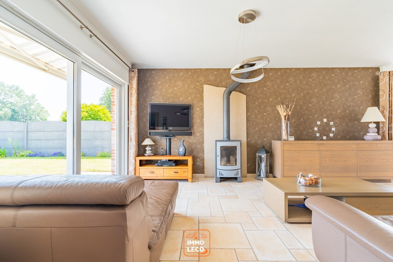 Villa « semi plain-pied » idéalement située avec 4 chambres, jardin, garage et parking, COUP DE CŒUR ABSOLU ! 