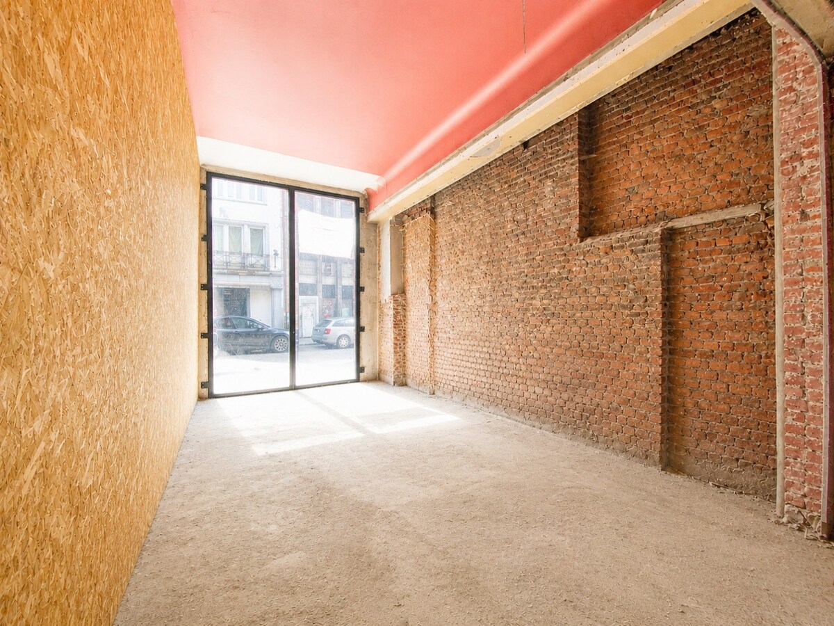 Surface commerciale (+/- 193m²) louée CASCO ! 