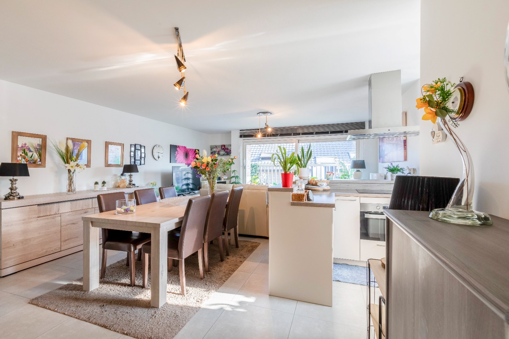 Goed onderhouden app. met groot terras te Astene (bouwjaar 2015) VRIJ BIJ AKTE 