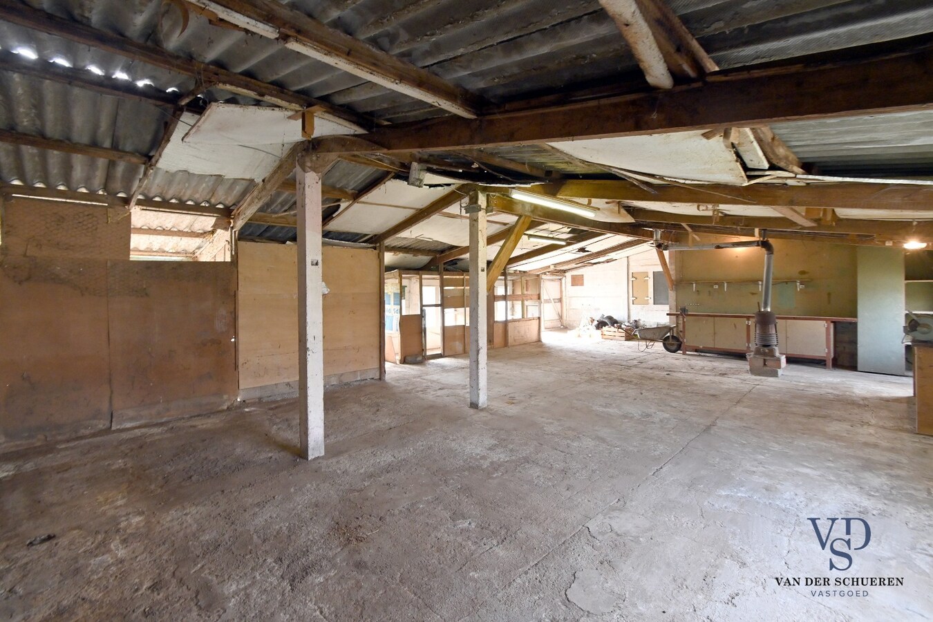 Te renoveren bungalow op een perceel van ca. 2.840 m² 