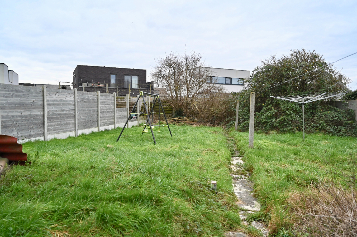 ONDER OPTIE !! TE RENOVEREN WONING MET MAGNIFIEKE TUIN 