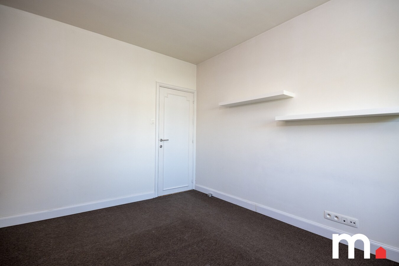 Woning te Kortrijk nabij het centrum met garage op TOPLOCATIE ! 