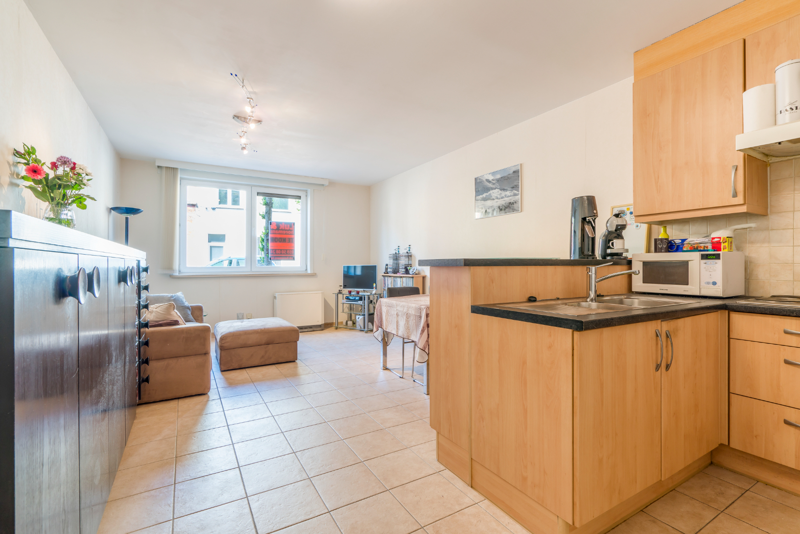 INSTAPKLAAR APPARTEMENT MET 2 SLAAPKAMERS 