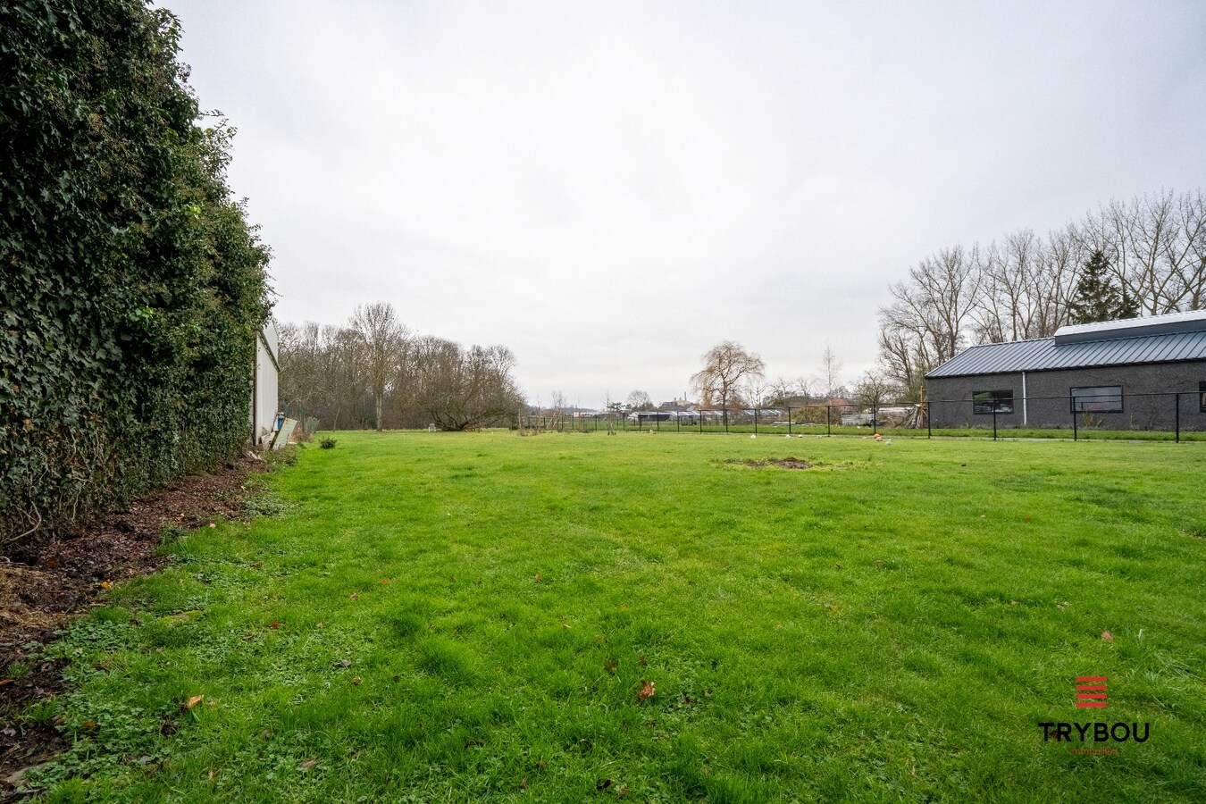 Te koop ; groot perceel, 1126 vierkante meter, met woning te Houthulst 