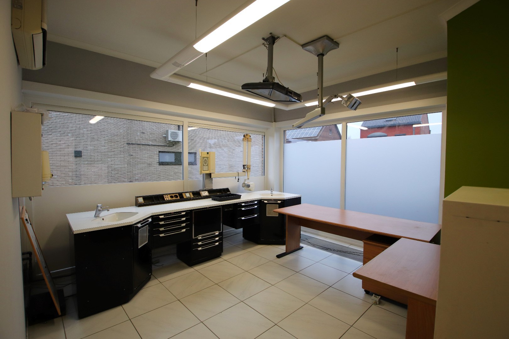 Goed gelegen handelsruimte te huur in Beringen! 