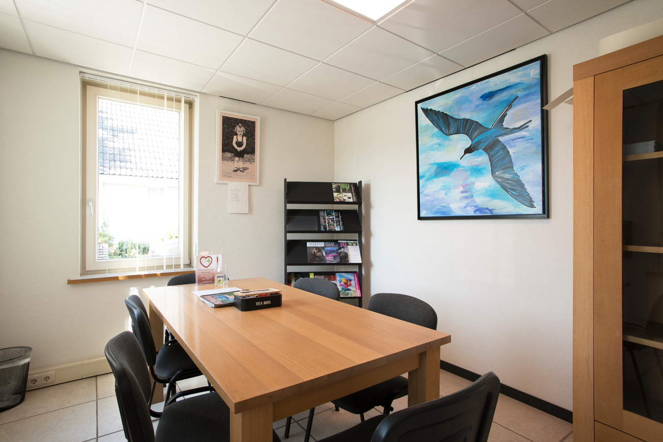 Deze vrijstaande woning met bedrijfsgebouwen staan aan de rand van Reusel tegen het bedrijventerrein. 