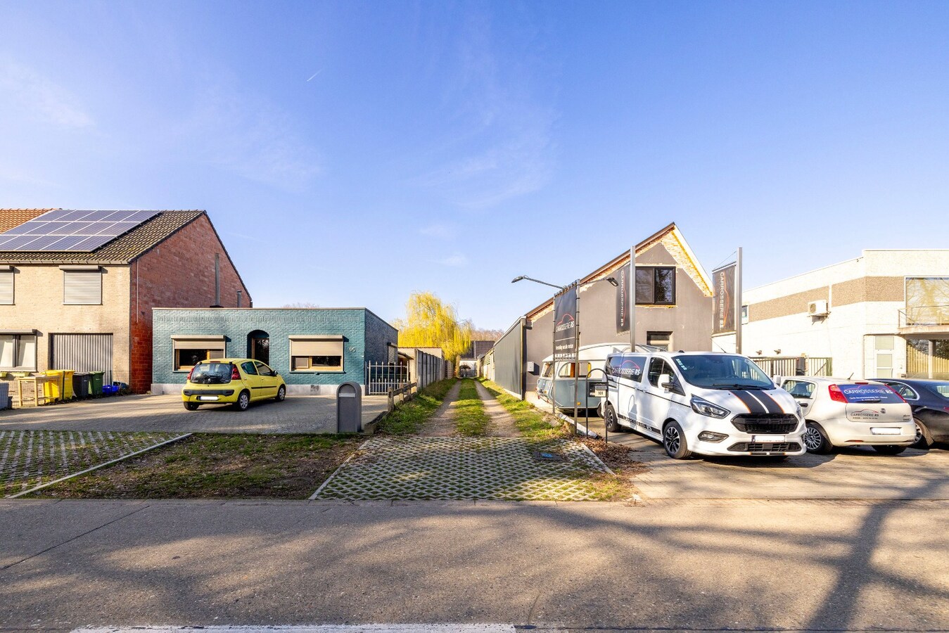 Instapklare woning met ruime tuin en 3 slpks - toplocatie 